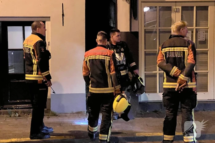 Gaslekkage in steegje bij cafetaria