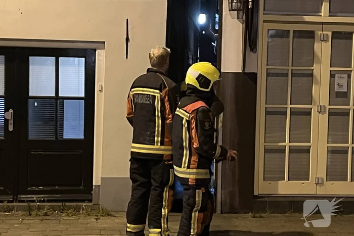 Gaslekkage in steegje bij cafetaria