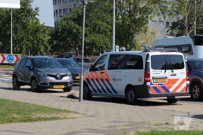 Automobilist ziet overstekende fietsster over het hoofd