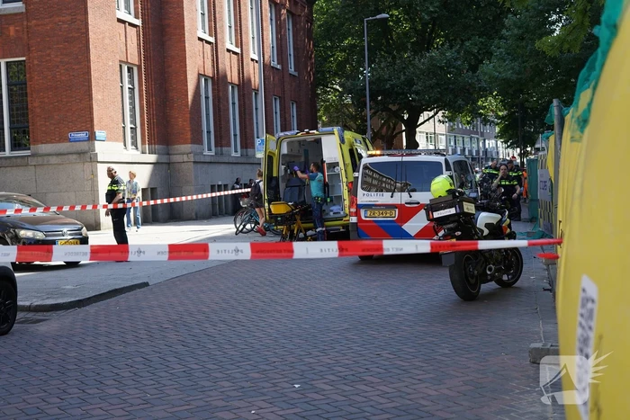 15-jarige meisje ernstig gewond bij botsing met bestelbus