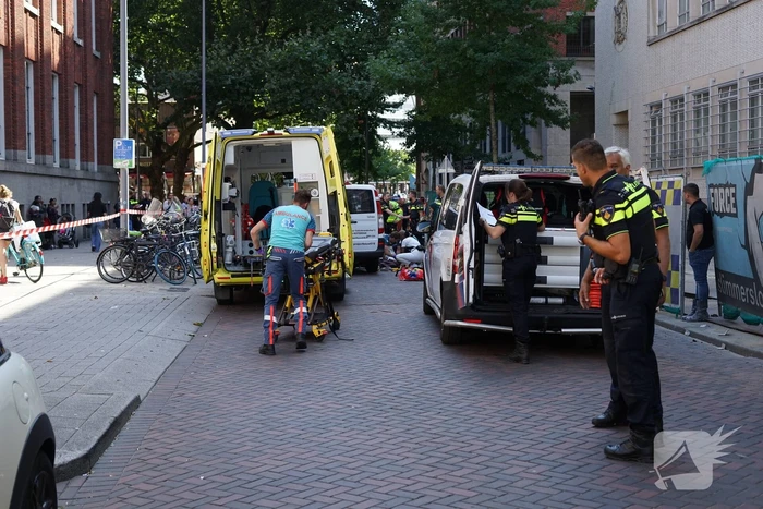 15-jarige meisje ernstig gewond bij botsing met bestelbus