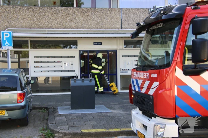 Brandende plantenbak snel geblust door brandweer