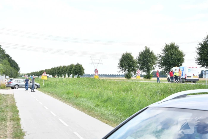 Politie houdt mensen tegen vanwege gevaar stroomkabels