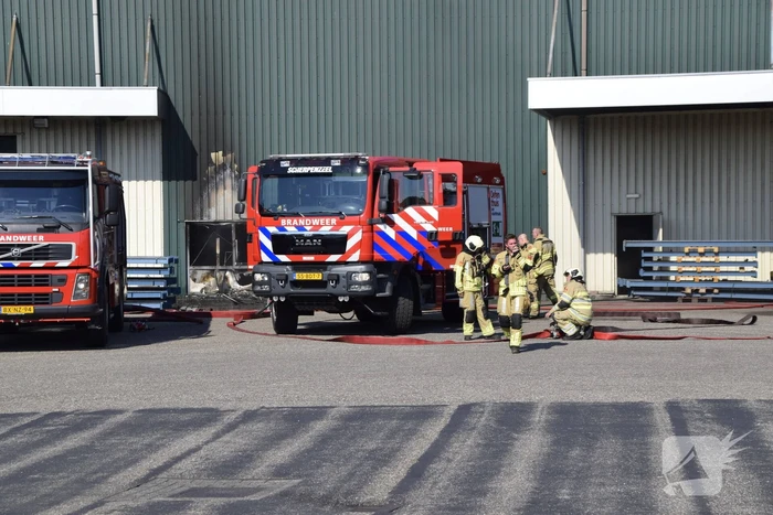 Grote brand in bedrijfsloods