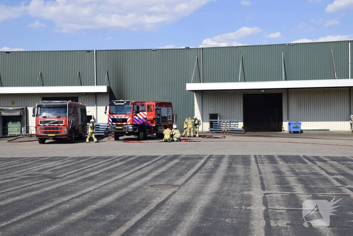 Grote brand in bedrijfsloods