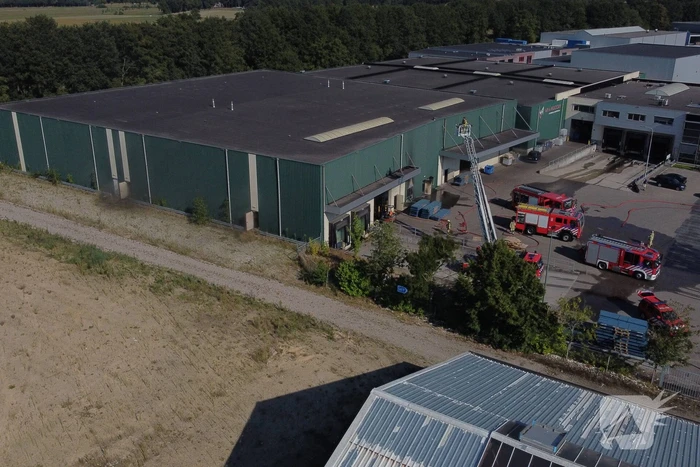 Grote brand in bedrijfsloods