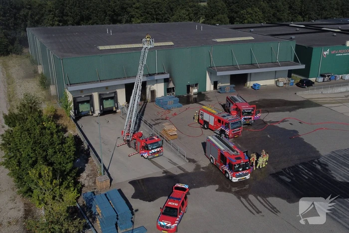 Grote brand in bedrijfsloods