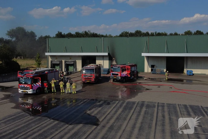 Grote brand in bedrijfsloods