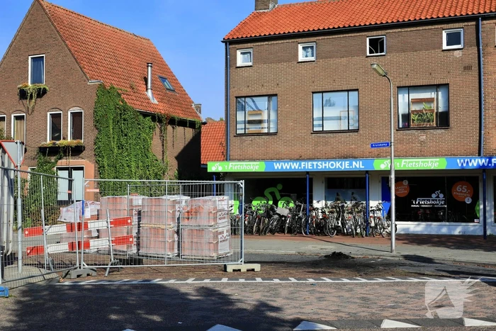 Geparkeerd BMW verwoest vanwege brand