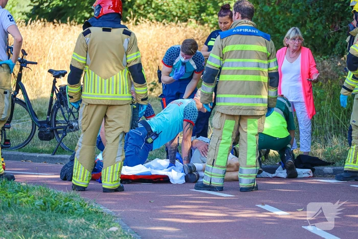 Man loopt hoofdwond op na val van fiets