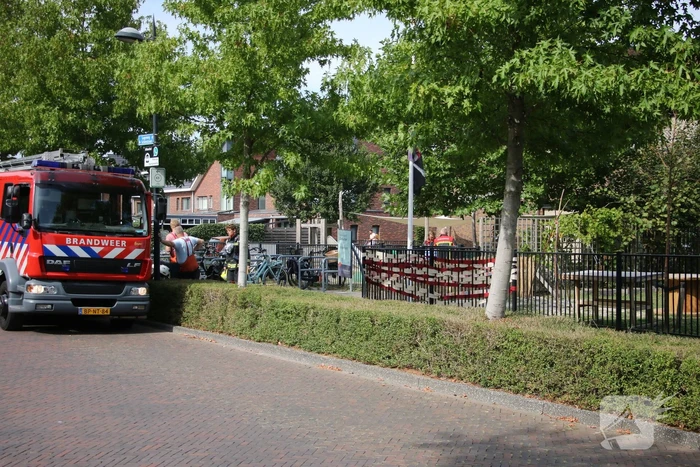 Brandweer onderzoekt vreemde lucht bij De Boechorst
