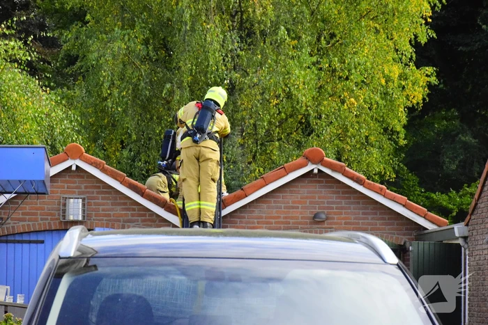 Hevige brand in garageboxen