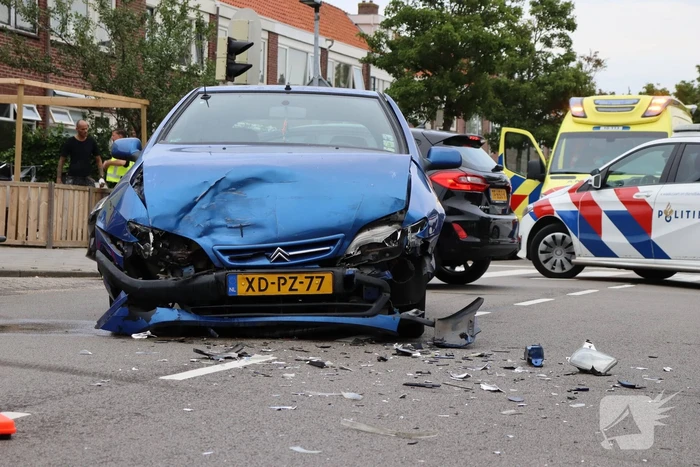 Kindje gewond bij botsing op kruising