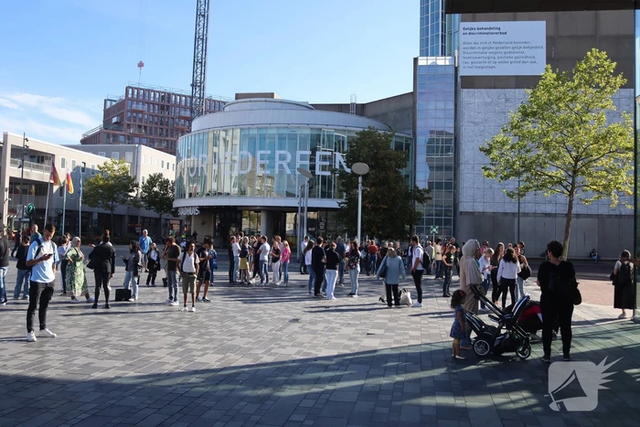 De nieuwe bibliotheek ontruim vanwege brand