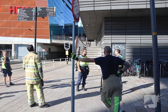 De nieuwe bibliotheek ontruim vanwege brand