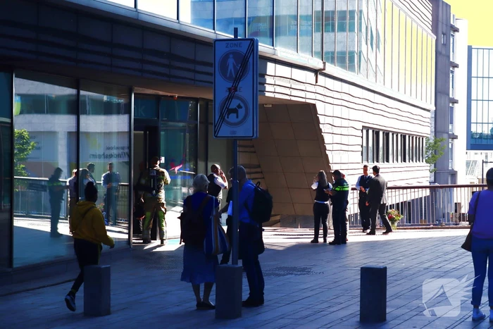De nieuwe bibliotheek ontruim vanwege brand