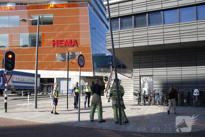 De nieuwe bibliotheek ontruim vanwege brand