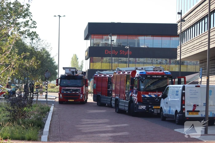 De nieuwe bibliotheek ontruim vanwege brand