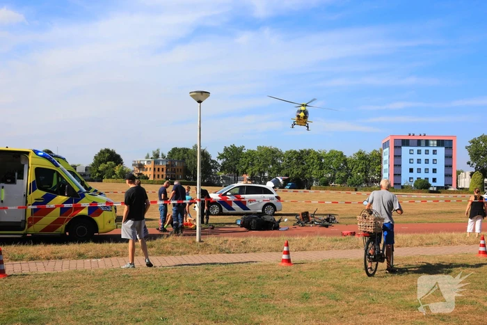 Wielrenner en scooterrijder botsen op fietspad