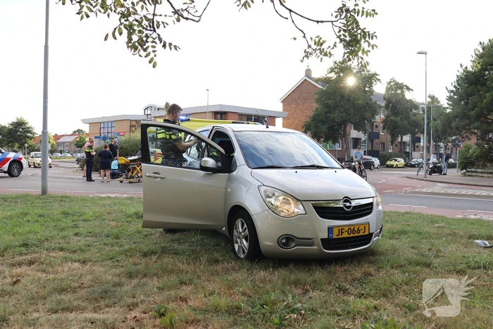 Fietser gewond bij botsing op rotonde