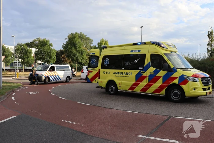 Fietser gewond bij botsing op rotonde