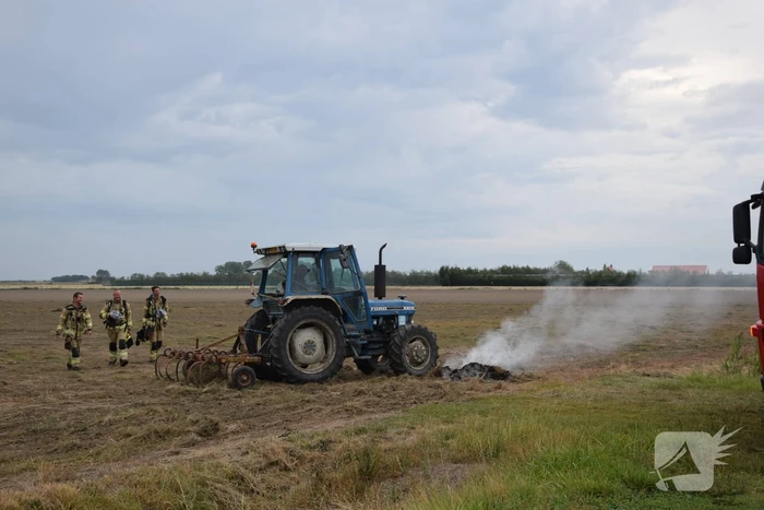 Brand door omploegen van weiland