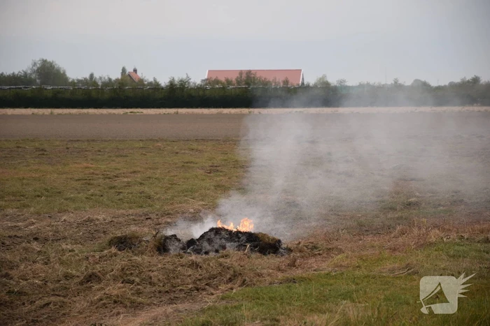 Brand door omploegen van weiland
