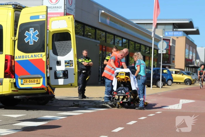 Scooterrijder aangereden door bestelbus