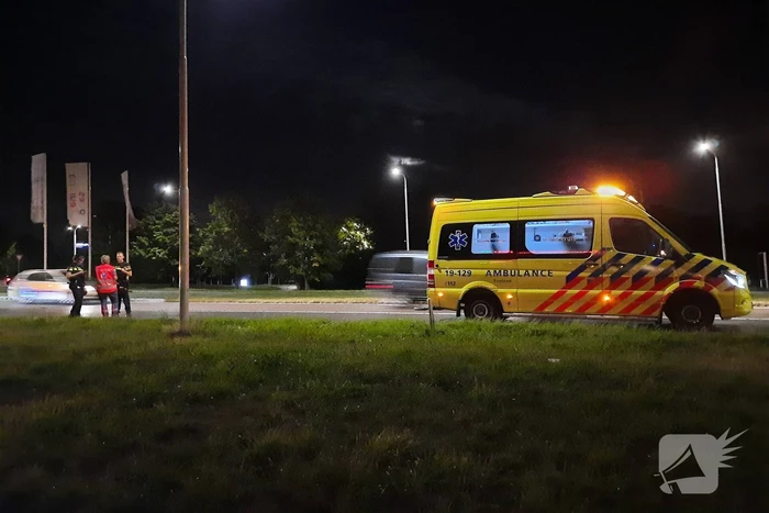 Scooterrijdster onderuit door glad wegdek