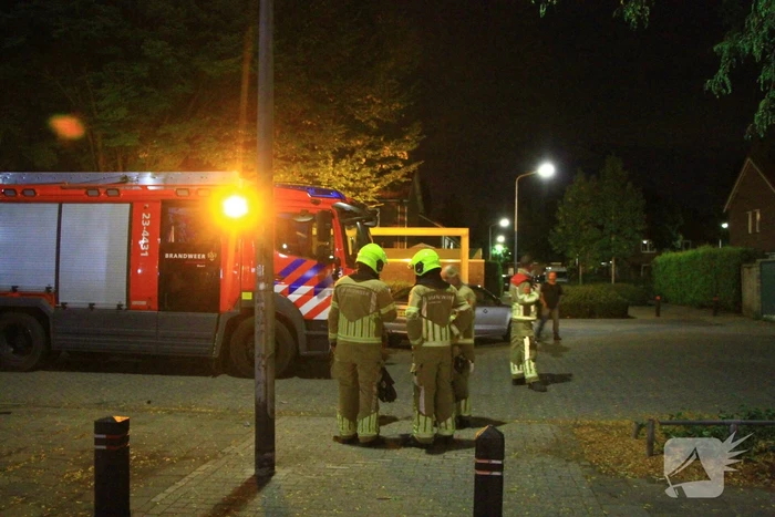 Brandweer doet onderzoek naar hinderlijke brandlucht