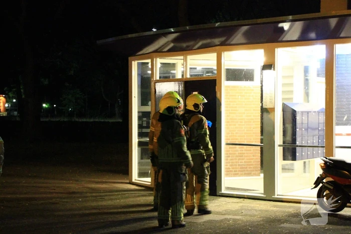 Brandweer doet onderzoek naar hinderlijke brandlucht