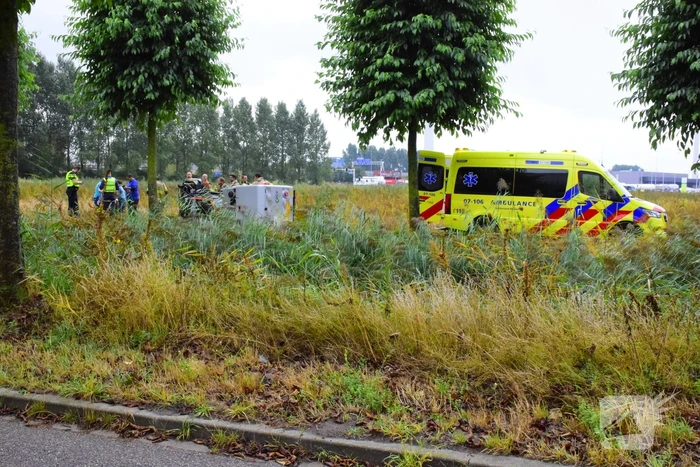 Onkruidverdelger kantelt tijdens werkzaamheden