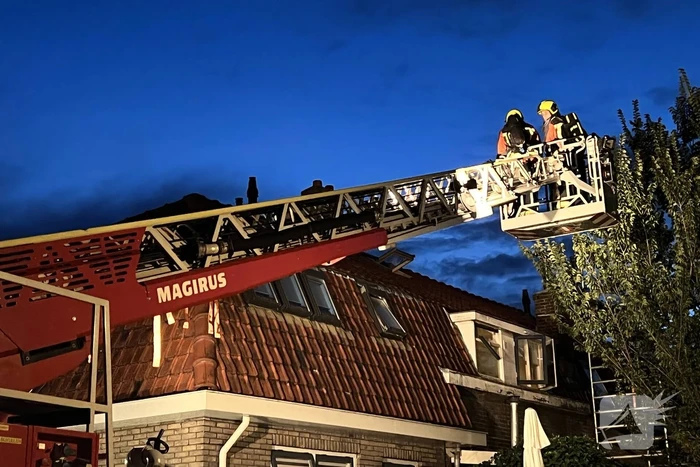Schoorsteenbrand ontdekt door buren