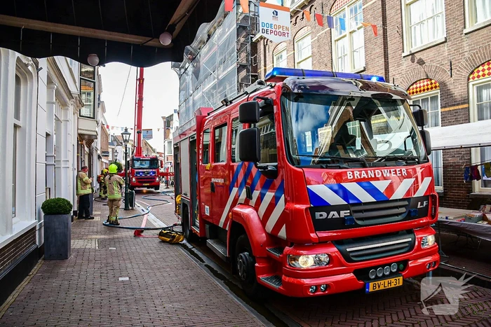 Veel schade na uitslaande brand op dak kerk