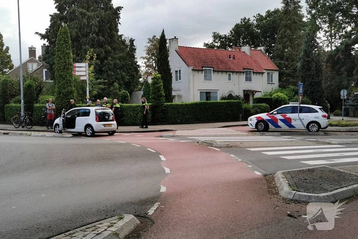 Fietser gewond bij botsing op rotonde