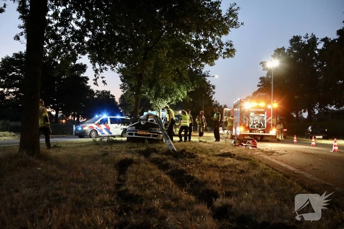 Persoon bekneld na ernstig ongeval