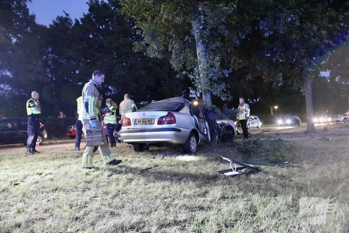 Persoon bekneld na ernstig ongeval
