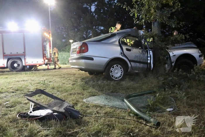 Persoon bekneld na ernstig ongeval
