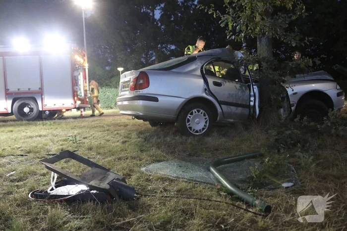 Persoon bekneld na ernstig ongeval