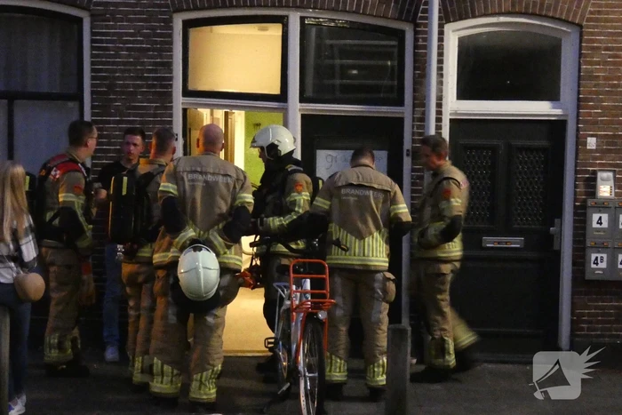 Brandweer verricht metingen naar CO in woning