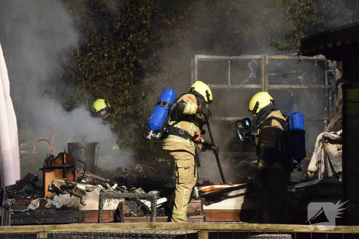 Stacaravan volledig uitgebrand op camping