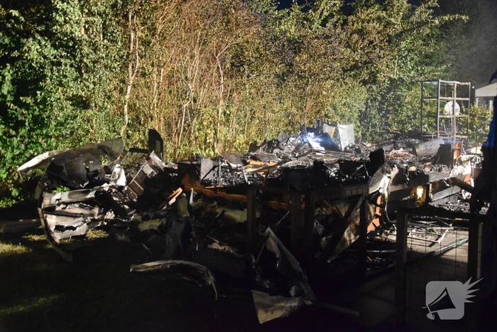 Stacaravan volledig uitgebrand op camping