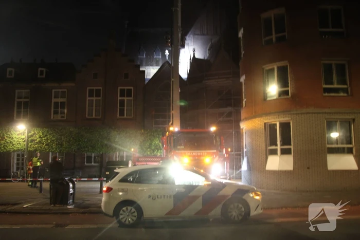 Overleden persoon aangetroffen op dak van kerk