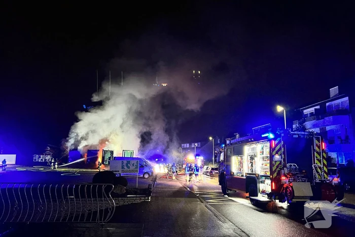 Meerdere trailers verwoest vanwege brand