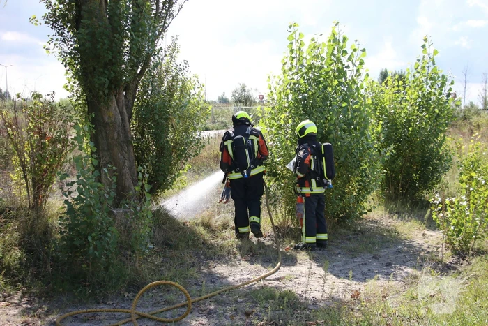 Bermbrand snel onder controle