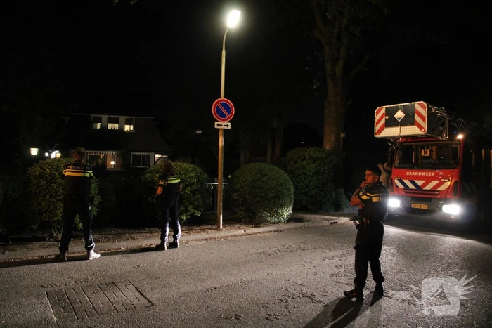 Brandweer blust schoorsteenbrand