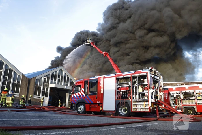 Zeer grote brand in bollenloods