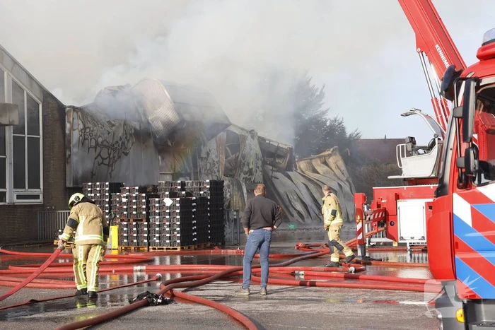 Zeer grote brand in bollenloods