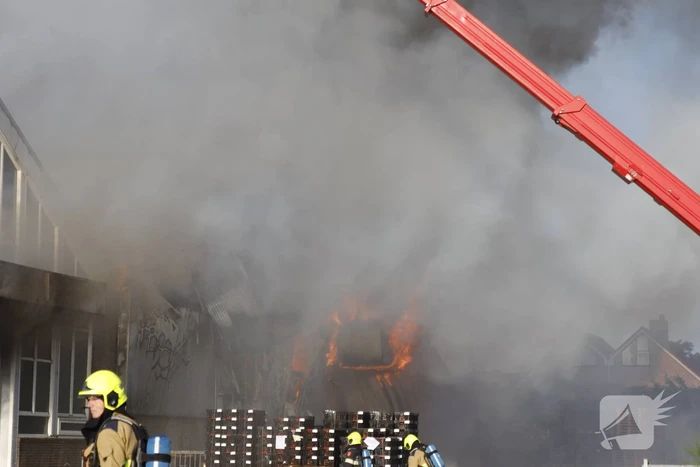 Zeer grote brand in bollenloods