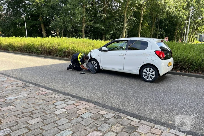 Weer scooterrijder aangereden op beruchte rotonde